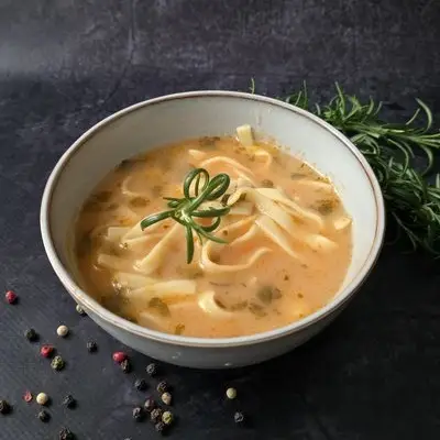 Zupa pomidorowa z makaronem